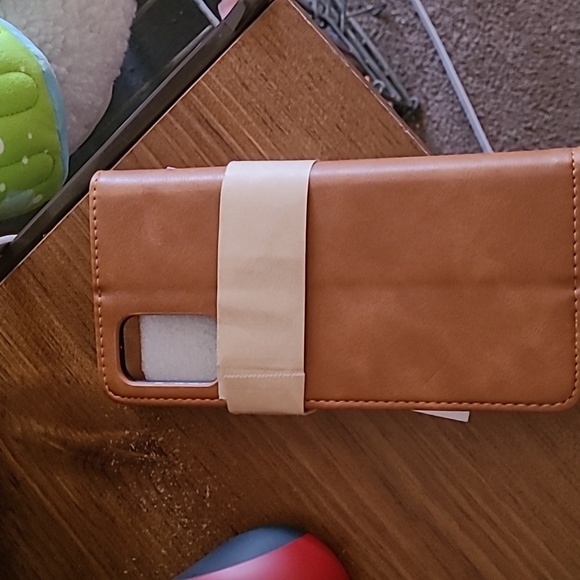 CINCINNATI REDS MLB IPHONE 8 PLUS, 7 PLUS FOLIO CASE - Picture 6 of 8